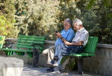 بازنشستگان کارگری آماده دریافت عیدی خود باشند