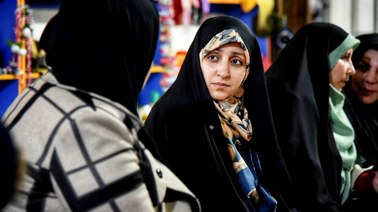 زهرا بهروز آذر