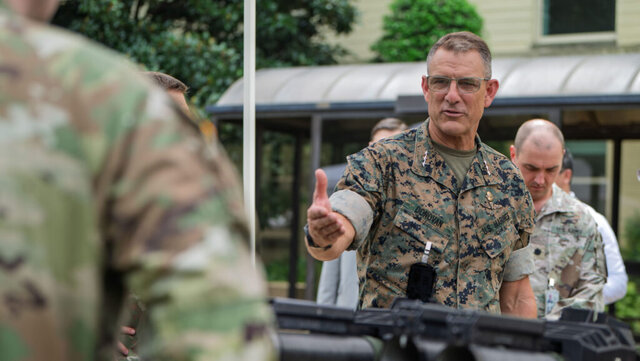 سفر غیرمنتظره فرمانده ارشد آمریکایی به ونزوئلا