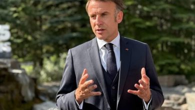 ماکرون: اروپا باید سلطه دلار را به چالش بکشد