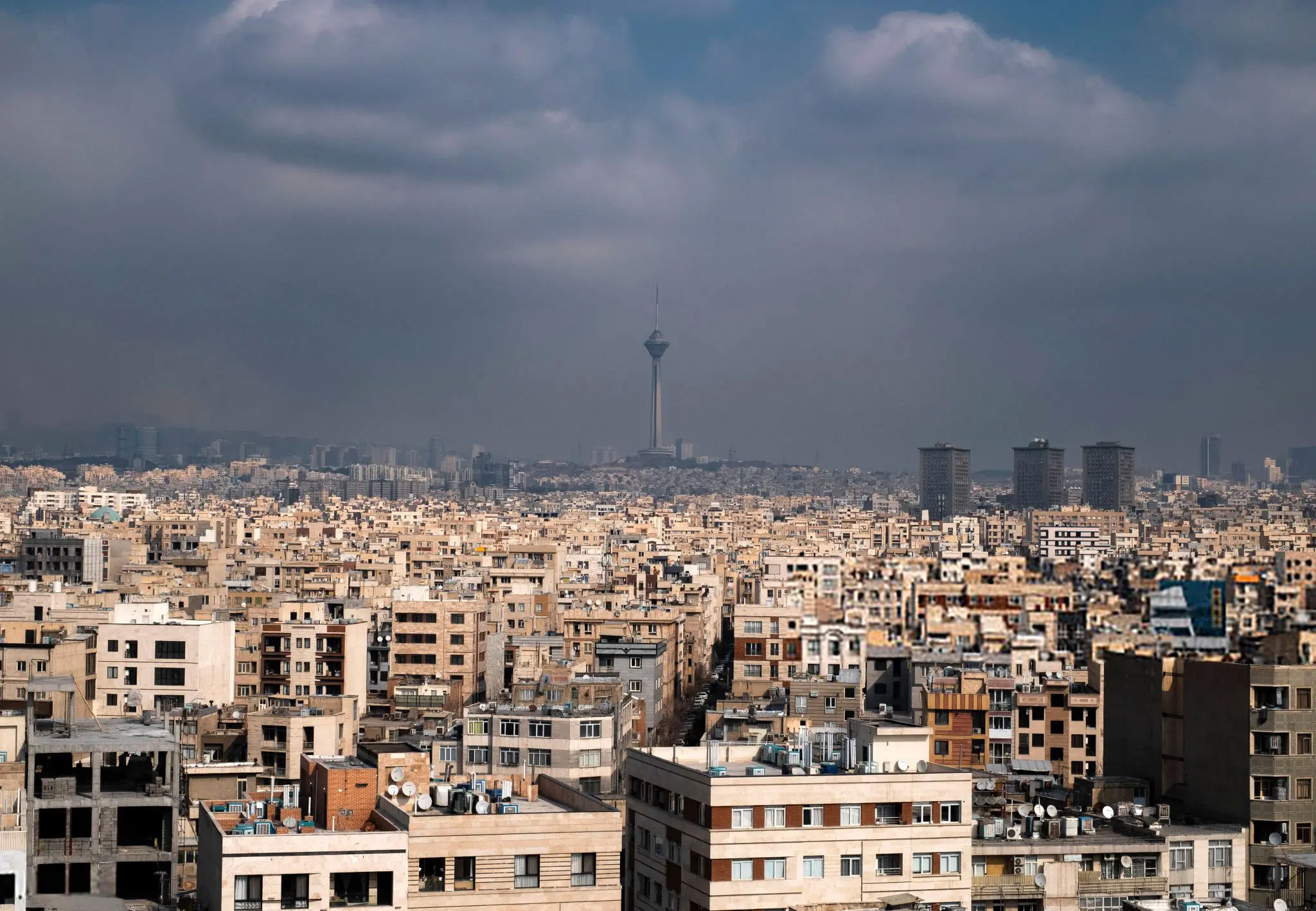 وزش باد شدید و افت محسوس دما در تهران