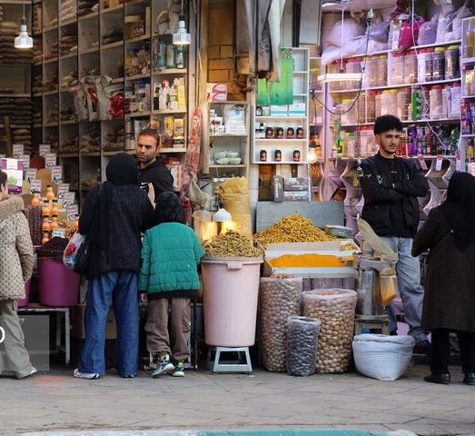بازار آرام و تحت کنترل در دوران جنگی