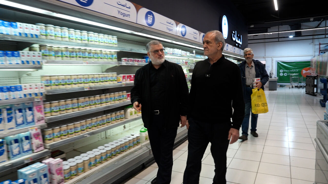 بازدید پزشکیان از زنجیره تأمین کالاهای اساسی/ تجلیل از مجاهدت خاموش فعالان سنگر اقتصاد