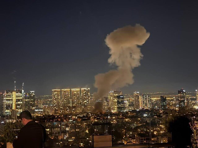 خسارات گسترده و قطعی برق در تل‌آویو در نتیجه حملات ایران