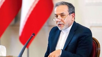 عراقچی: آمریکایی ها اسرائیل و همراهانش را مسئول وضع اقتصادی خود بدانند