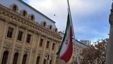 پرچم نمایندگی‌های ایران در اروپا به حالت نیمه افراشته در آمد