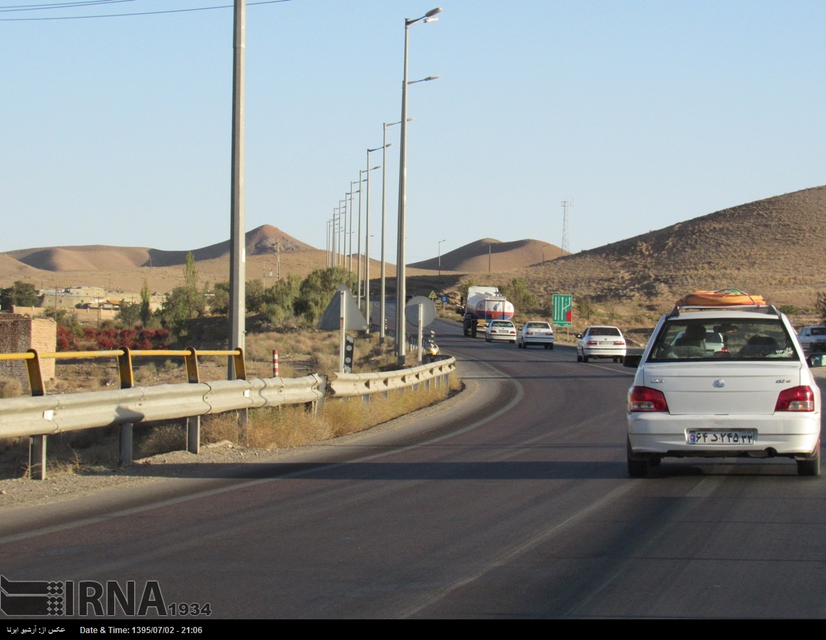 ترافیک در مسیرهای منتهی به مشهد پرحجم است