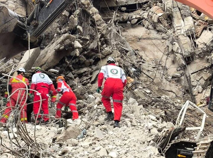 خدمات کارکنان هلال‎ احمر با مادیات قابل جبران نیست