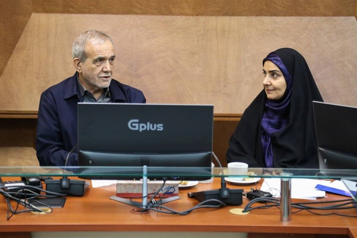 صادق و پزشکیان