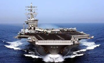 ناو هواپیمابر آمریکا دچار آتش‌سوزی شد