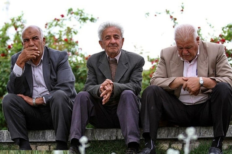 کارمندان و بازنشستگان