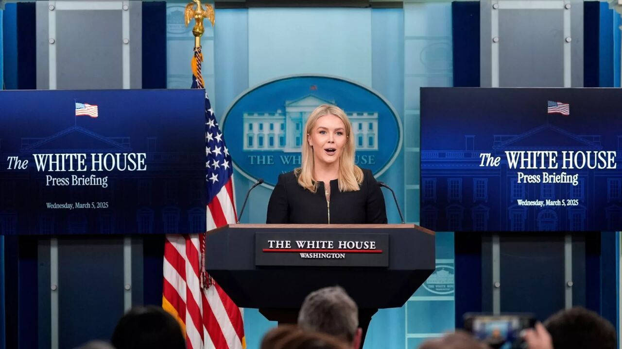 کارولین لویت