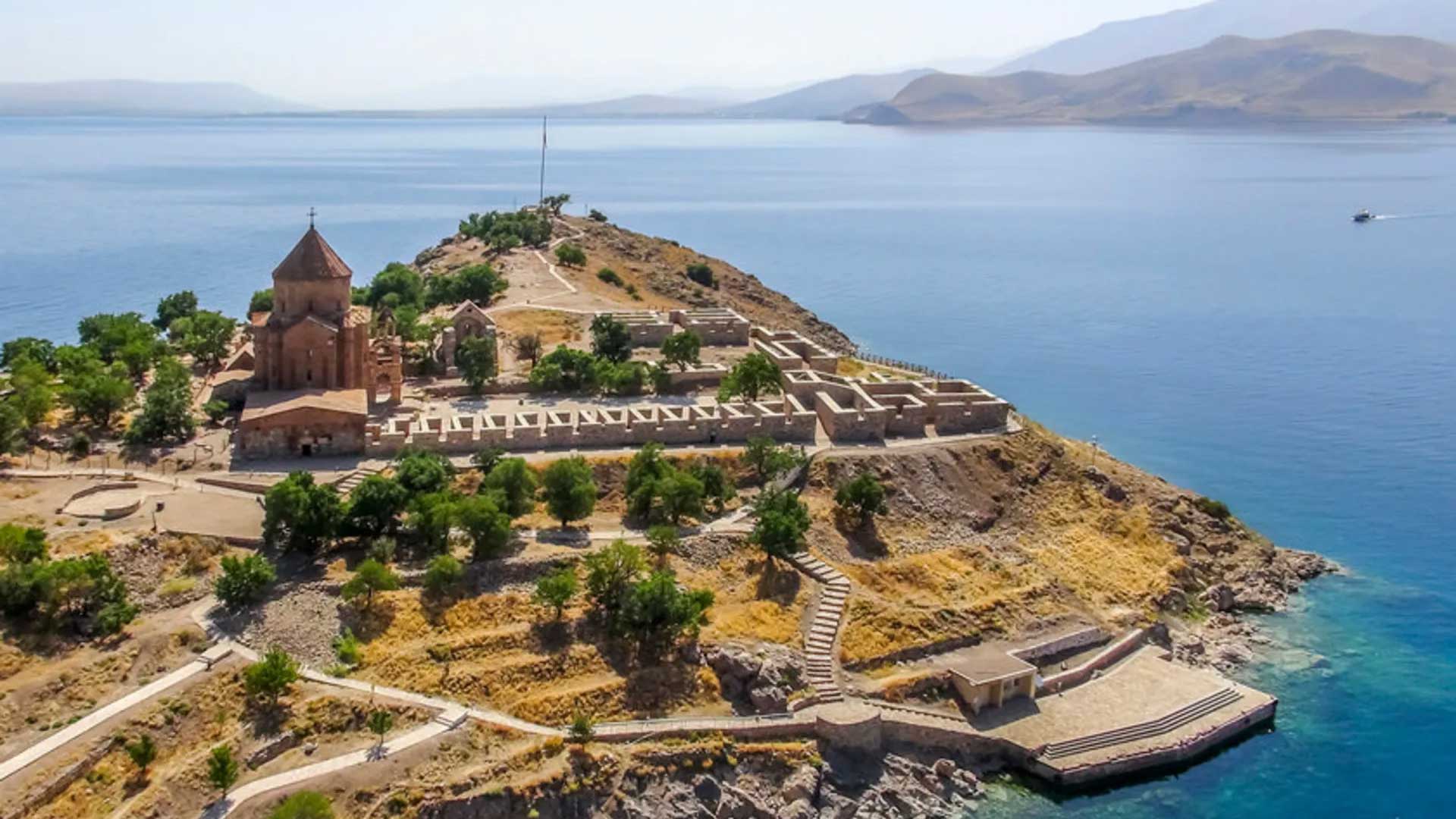 جزیره آختامار