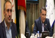 ابلاغ بخشنامه حقوق و مزایای کارکنان دولت در ۱۴۰۵ از سوی دو معاون رئیس‌جمهور ابلاغ بخشنامه حقوق و مزایای کارکنان دولت در ۱۴۰۵ از سوی دو معاون رئیس‌جمهور تهران- ایرنا- روسای سازمان‌های برنامه و بودجه و اداری و استخدامی کشور بخشنامه ثبت اطلاعات کارکنان دولت و همچنین ثبت اطلاعات حقوق و مزایای آنها در سال ۱۴۰۵ در سامانه‌های مربوطه را به دستگاه‌های اجرایی ابلاغ کردند. به گزارش خبرنگار اقتصادی ایرنا، سید حمید پورمحمدی و علاءالدین رفیع‌زاده معاونان رئیس‌جمهور و رؤسای سازمان‌های برنامه و بودجه کشور و اداری و استخدامی کشور بخشنامه نحوه ثبت اطلاعات کارکنان دولت و اطلاعات پرداخت حقوق و مزایا در سال ۱۴۰۵ را به دستگاه‌های اجرایی مشمول ضوابط اجرایی قانون بودجه سال ۱۴۰۵ کل کشور ابلاغ کردند. متن کامل این بخشنامه به شرح زیر است: در اجرای تبصره ۲ ماده ۴ ضوابط اجرایی قانون بودجه سال ۱۴۰۵ کل کشور تمام دستگاه‌های اجرایی مشمول بند ۱۵ ماده یک قانون الزامات و احکام مورد نیاز قوانین بودجه‌های سنواتی، به استثنای سازمان انرژی اتمی ایران و دستگاه‌های نظامی و امنیتی مکلفند مطابق با مفاد بندهای زیر اقدامات لازم را معمول کنند: ۱. دستگاه‌های اجرایی مکلفند تمامی اطلاعات مرتبط با کارکنان خود اعم از تشکیلات پست‌های سازمانی مشاغل، احکام کارگزینی و قراردادهای منعقده کارکنان رسمی آزمایشی و قطعی، پیمانی، قرارداد کار معین، کارگری و دیگر عناوین مشابه را حسب مورد در زیرسامانه‌های سکوی یکپارچه نظام اداری سامانه مدیریت ساختار دستگاه‌های اجرایی کشور، پایگاه اطلاعات کارکنان نظام اداری (پاکنا)، پایگاه اطلاعات سایر نیروهای به‌کارگیری شده (سایر) و سامانه ثبت حقوق و مزایای کارکنان به صورت ماهانه ثبت و به‌روزرسانی کنند. اطلاعات کارکنان رسمی آزمایشی و قطعی، پیمانی، قراردادی کارمعین، کار مشخص، کارگری، دائم کارگری (موقت و دیگر عناوین مشابه) باید در زیرسامانه پایگاه اطلاعات کارکنان نظام اداری (پاکنا) ثبت و اطلاعات تمام نیروهایی که توسط ‌شرکت‌های غیردولتی به‌کارگیری شده و یا در قالب قراردادهای حجمی، طرحی، تأمین نیروی انسانی به صورت تمام وقت، ساعتی، پاره وقت یا حق التدریس سرباز عادی (امریه) با دستگاه‌های اجرایی همکاری دارند و یا در سایر اشکال به‌کارگیری شده اند، باید در زیرسامانه پایگاه اطلاعات سایر نیروهای به‌کارگیری شده (سایر) ثبت شود. ثبت اطلاعات در سینا طی روزهای شنبه تا چهارشنبه (به استثنای روزهای تعطیل) از ساعت ۷ تا ۱۶ امکان‌پذیر است. سازمان اداری و استخدامی کشور تغییرات احتمالی زمان ثبت اطلاعات را اطلاع‌رسانی خواهد کرد. آمار و اطلاعات نیروی انسانی مندرج در سکوی مذکور مبنای محاسبه هزینه نیروی انسانی پرسنلی قرار می‌گیرد. درج اطلاعات در این سکو هیچ‌گونه حقی برای استخدام و به‌کارگیری اشخاص ایجاد نمی‌کند. تبصره ۱- کارکنان موضوع ماده ۳ قانون تشکیل سازمان بازرسی کل کشور از شمول حکم این بند مستثنی هستند. تبصره ۲- بر اساس بند «الف» ماده ۱۰۶ قانون برنامه هفتم پیشرفت، صدور هرگونه مجوز استخدام و به‌کارگیری نیروی انسانی جدید در دستگاه‌های اجرایی مشمول بند قانونی مذکور، منوط به ثبت و به‌روزرسانی اطلاعات موضوع این بند و بر مبنای اطلاعات ثبت شده در سکوی یکپارچه نظام اداری (سینا) خواهد بود. ۲. دستگاه‌های اجرایی مکلف به ثبت و به‌روزرسانی عنوان آخرین نمودار سازمانی و تشکیلات تفصیلی مربوطه در سامانه ملی مدیریت ساختار دستگاه‌های اجرایی کشور زیرسامانه سینا هستند. آن دسته از دستگاه‌های اجرایی که در سامانه مذکور تعریف نشده‌اند، می‌بایست بر اساس دستورالعمل و راهنمای مربوطه در سامانه یادشده برای ثبت عنوان نمودار سازمانی و تشکیلات خود اقدام کنند. تعریف و تغییر کاربری در زیرسامانه‌های سینا از مسیرهای ذکر شده در بخشنامه شماره ۷۲۰۹۸ مورخ ۱۹ آذر ۱۴۰۱ سازمان اداری و استخدامی کشور انجام ‌می‌شود. ۳. ثبت و به‌روزرسانی اطلاعات موضوع بندهای فوق از طریق پیاده‌سازی خدمات مبتنی بر تارنمای وب‌سرویس‌های اطلاعات تجمیعی «سینا فیش» و «سینا حکم» امکان‌پذیر است. دستگاه‌های اجرایی مکلفند بسترهای مورد نیاز فنی و ارتباطی استقرار تارنمای وب‌سرویس‌های جمع‌آوری اطلاعات تجمیعی «سینا فیش» و «سینا حکم» سازمان اداری و استخدامی کشور را به گونه‌ای آماده کنند که فرآیند ثبت و به‌روزرسانی اطلاعات موضوع این بخشنامه در سکوی یکپارچه نظام اداری (سینا) به صورت برخط انجام شود. ۴. دریافت شماره مستخدم شناسه در زیرسامانه استخدام و به‌کارگیری نیروی انسانی از سکوی یکپارچه نظام اداری (سینا) برای تمامی کارکنان رسمی آزمایشی و قطعی پیمانی قرارداد کار معین (مشخص) و کارگری و ثبت آن در زیر سامانه پاکنا از سکوی یکپارچه نظام اداری (سینا) الزامی است. ۵. کلیه حقوق مزایا و سایر ‌پرداخت‌های ماهانه از هر محل مشمول قوانین عام و خاص و تحت هر عنوان اعم از نقدی و غیر نقدی (معادل ریالی) به تمامی کارکنان به استثنای کارکنان موضوع ماده ۳ قانون تشکیل سازمان بازرسی کل کشور شاغل در دستگاه‌های اجرایی مشمول این دستورالعمل صرفاً از طریق سامانه مدیریت اطلاعات پرداخت کارکنان نظام اداری از سامانه سینا و پس از صحت‌سنجی مبالغ پرداختی از حیث انطباق با قوانین و مقررات مرتبط توسط سازمان اداری و استخدامی کشور و تأیید تأمین اعتبار مورد نیاز توسط سازمان برنامه و بودجه کشور طبق بند ۷ این بخشنامه از طریق وزارت امور اقتصادی و دارایی (خزانه‌داری کل کشور) در قالب یک سند و یک فیش قابل پرداخت است. داشتن هرگونه سند و فیش دیگر با هر عنوان و هر گونه پرداخت خارج از سازوکار اعلامی، تخلف محسوب ‌می‌شود. محاسبه مالیات و کسور بازنشستگی کارمندان صرفاً بر اساس اطلاعات ثبت شده در سکوی مذکور انجام ‌می‌شود. تبصره ۱- پرداخت ماهانه حقوق و مزایای کارکنان (ذی‌نفع نهایی) ‌شرکت‌های دولتی از محل منابع داخلی از طریق اطلاعات سکوی یکپارچه نظام اداری (سینا) مبتنی بر صحت‌سنجی مبالغ پرداختی از حیث انطباق با قوانین و مقررات توسط سازمان اداری و استخدامی کشور و کنترل و تأیید بار مالی توسط سازمان برنامه و بودجه کشور بر اساس حواله‌های ثبت شده توسط دستگاه اجرایی در سکوی یکپارچه مدیریت مالی دولت موضوع بند «ب» ماده ۱۳ قانون برنامه پنج ساله هفتم پیشرفت جمهوری اسلامی ایران از حساب مربوطه در بانک مرکزی انجام ‌می‌شود. در این راستا ‌شرکت‌های دولتی موظفند نظام پرداخت خود مشتمل بر ضوابط ناظر بر تمامی اقلام حقوق و مزایا و نحوه محاسبه آنها را حداکثر تا پایان خرداد ماه سال جاری به سازمان اداری و استخدامی کشور ارسال کنند. همچنین لازم است ‌شرکت‌های مذکور حساب مرتبط با صدور حواله در وجه ذی‌نفع نهایی را به سکوی یکپارچه مدیریت مالی دولت اعلام و درخواست وجه اعتبارات موضوع این بند را به حساب اعلامی صادر کنند. درخواست‌های پرداخت حقوق ‌شرکت‌های دولتی بایستی ۱۰ روز قبل از موعد پرداخت ماهانه در سینا ثبت شود. داشتن هرگونه سند دیگر با هر عنوان و هرگونه پرداخت خارج از سازوکار اعلامی، تخلف محسوب می‌شود. تبصره ۲- هرگونه پرداخت حقوق و مزایا از محل اعتبارات موضوع ماده ۷۵ قانون محاسبات عمومی کشور مصوب ۱۳۶۶ یا اصلاحات بعدی پس از طی فرآیند مذکور بر اساس اطلاعات تایید نهایی شده در سکوی یکپارچه نظام اداری (سینا) که با روش تبادل اطلاعات الکترونیک وب‌سرویس به سکوی یکپارچه مدیریت مالی دولت انتقال می‌باید، از طریق درخواست صدور حواله توسط دستگاه اجرایی و حساب‌های مربوط نزد بانک مرکزی انجام ‌می‌شود. داشتن هرگونه سند دیگر با هر عنوان برای جبران خدمات کارکنان و هرگونه پرداخت حقوق و مزایا از محل اعتبارات موضوع این تبصره خارج از سازوکار تعیین شده تخلف محسوب می‌شود. ذی‌حساب، مدیر مالی و بالاترین مقام دستگاه اجرایی مسئولیت نظارت بر حسن اجرای این تبصره از طریق سکوی یکپارچه مدیریت مالی دولت را بر عهده دارند. تبصره ۳- دستگاه‌های اجرایی موظفند به منظور پرداخت ماهانه حقوق و مزایای کارکنان (ذی‌نفع نهایی)، اطلاعات مبالغ پرداختی به کارکنان خود را حداکثر تا روز ۲۵ اُم هر ماه مطابق با قوانین و مقررات مربوطه در سامانه مدیریت اطلاعات پرداخت کارکنان نظام اداری زیرسامانه سینا بارگذاری و ارسال کنند. مسئولیت هرگونه تاخیر در پرداخت حقوق به ذی‌نفع نهایی بایت تعلل در ثبت و بارگذاری به موقع اطلاعات پرداخت مطابق با قوانین و مقررات در سامانه مذکور بر عهده دستگاه اجرایی است. تبصره ۴- پرداخت موارد موضوع این بند به همراه کسور مربوط پس از مواعد مذکور بعد از ثبت در سکوی یکپارچه نظام اداری (سینا) و تأیید سازمان و سازمان اداری و استخدامی کشور از طریق ذی‌حسابان مدیران مالی از ۵ اُم ماه بعد از طریق سیاست پرداخت اعتباری در دستگاه‌های اجرایی مربوط و به ذی‌نفع نهایی صرفاً در قالب یک سند و یک فیش انجام ‌می‌شود. مبالغ و اطلاعات نیروی انسانی مندرج در این سکو، مبنای محاسبه هزینه نیروی انسانی (پرستلی) و پیش‌بینی ارقام قرار می‌گیرد. دستگاه‌های مستثنی شده نیز مکلف به ثبت پرداخت حقوق مزایا و سایر ‌پرداخت‌های ماهانه در قالب یک فیش و یک سند هستند. مسئولیت عدم اجرای این تبصره و پرداخت اعتبارات از پنجم ماه بعد به دستگاه‌های اجرایی خارج از ترتیبات مذکور، بر عهده وزارت امور اقتصادی و دارایی (خزانه‌داری کل کشور) است. تبصره ۵- به منظور نظم‌بخشی در پرداخت مزایای عملکردی (اضافه‌کار، کارانه، حق‌التدریس و نظایر آن) دستگاه‌های اجرایی موظفند اطلاعات مربوط را با یک ماه تاخیر در سامانه مدیریت اطلاعات پرداخت کارکنان نظام اداری ثبت کنند. تبصره ۶- صحت‌سنجی مبالغ حقوق و مزایای کارکنان دستگاه‌های اجرایی دارای ردیف بودجه استانی از حیث انطباق با قوانین و مقررات مرتبط و همچنین سایر الزامات موضوع این بخشنامه توسط ‌سازمان‌های مدیریت و برنامه‌ریزی استان بلامانع است. ۶- وزارت امور اقتصادی و دارایی (خزانه‌داری کل کشور) نسبت به پرداخت حقوق و مزایای مستمر و غیر مستمر کارکنان دستگاه‌های اجرایی به غیر از موارد موضوع تبصره یک بند ۵ این بخشنامه بر اساس اطلاعات ثبت شده در سکوی یکپارچه نظام اداری (سینا) که پس از تایید تأمین اعتبار توسط سازمان برنامه و بودجه کشور با روش تبادل اطلاعات الکترونیک (وب‌سرویس) از سینا به سامانه خزانه‌داری الکترونیکی انتقال یافته و توسط دستگاه اجرایی درخواست وجه شده است، اقدام کند. ۷- سازمان اداری و استخدامی کشور زیرساخت‌های لازم برای ثبت اطلاعات کارکنان به تفکیک برنامه را در سکوی یکپارچه نظام اداری (سینا) مطابق با برنامه‌های ابلاغ شده به دستگاه‌های اجرایی که توسط سازمان برنامه و بودجه کشور اعلام و به‌روزرسانی ‌می‌شود ایجاد می‌کند. نحوه اجرایی کردن پرداخت برنامه‌ای متعاقب نهایی شدن سازوکار و تمهید الزامات فنی و اجرایی مربوطه ابلاغ خواهد شد دستگاه‌های اجرایی مکلفند نسبت به ثبت و به‌روزرسانی میزان فعالیت (درصد مشارکت) هر یک از کارکنان خود در برنامه‌های ابلاغی درج شده در سکوی یکپارچه نظام اداری (سینا) اقدام کنند. ۸- مسئولیت حسن اجرای مفاد این دستورالعمل بر عهده بالاترین مقام دستگاه اجرایی است. علاءالدین رفیع‌زاده- معاون رئیس‌جمهور و رئیس سازمان اداری و استخدامی کشور سیدحمید پورمحمدی- معاون رئیس‌جمهور و رئیس سازمان برنامه و بودجه کشور