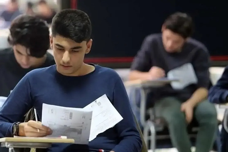 امتحانات دانش‌آموزان