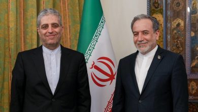 دیدار سفیر جدید ایران در ویتنام با وزیر امور خارجه