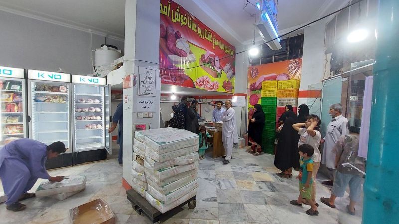 طرح عرضه کالاهای اساسی در خاش با هدف حمایت از معیشت مردم آغاز شد