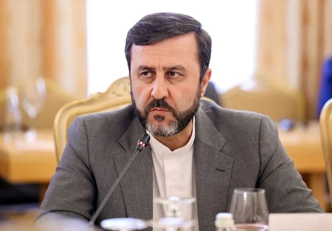 غریب‌آبادی: اکنون توپ در زمین آمریکا است