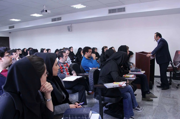 امتحانات دانشجویان