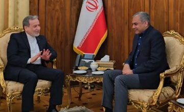 منبع پاکستانی: نقوی حامل پیامی از اسلام‌آباد برای رهبر ایران است