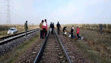 برخورد قطار با دو عابر