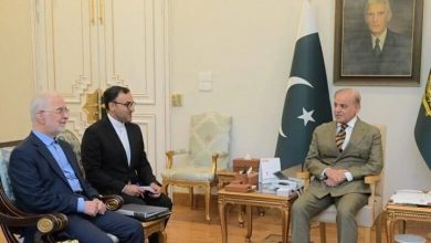 دیدار «مومنی» با نخست‌وزیر پاکستان در اسلام‌آباد