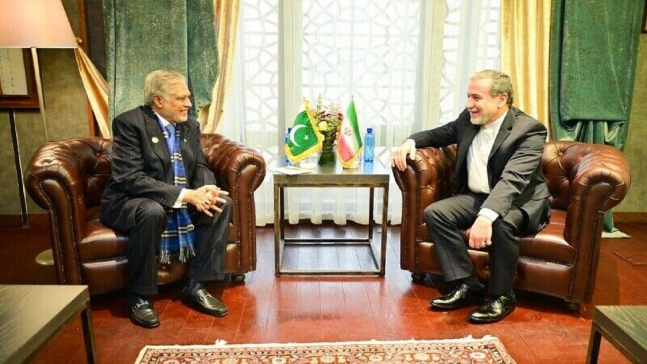 دیدار عراقچی با همتای پاکستانی در قرقیزستان