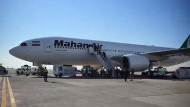 هواپیمای حامل پیکر رهبر شهید فرودگاه نجف را به مقصد مشهد ترک کرد