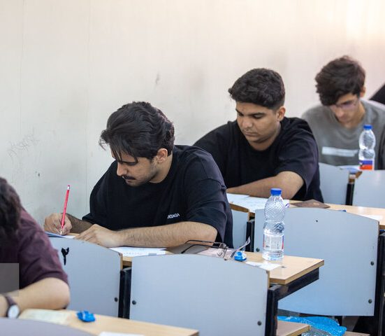 آغاز رقابت بیش از ۱۵۵ هزار کنکوری در نوبت عصر