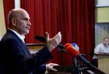 مؤمنی: دروازه‌بان ارز کشور خودش وارد بازی دلار شده است