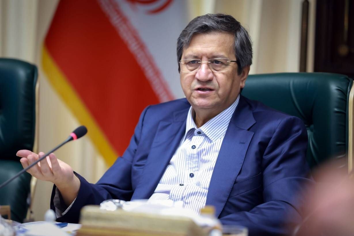 همتی: بانک مرکزی از مسیر انضباط پولی و مدیریت منابع، حامی تولید و رونق اقتصادی است