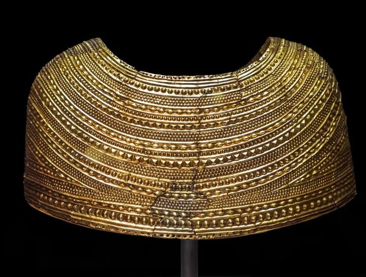 شنل طلای «مولد» (Mold)