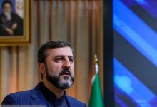 غریب‌آبادی: آمریکا باید در مذاکرات انعطاف نشان دهد، نه ایران