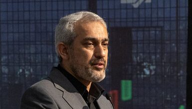 وزیر اقتصاد: کنترل نرخ ارز در دستور کار دولت است