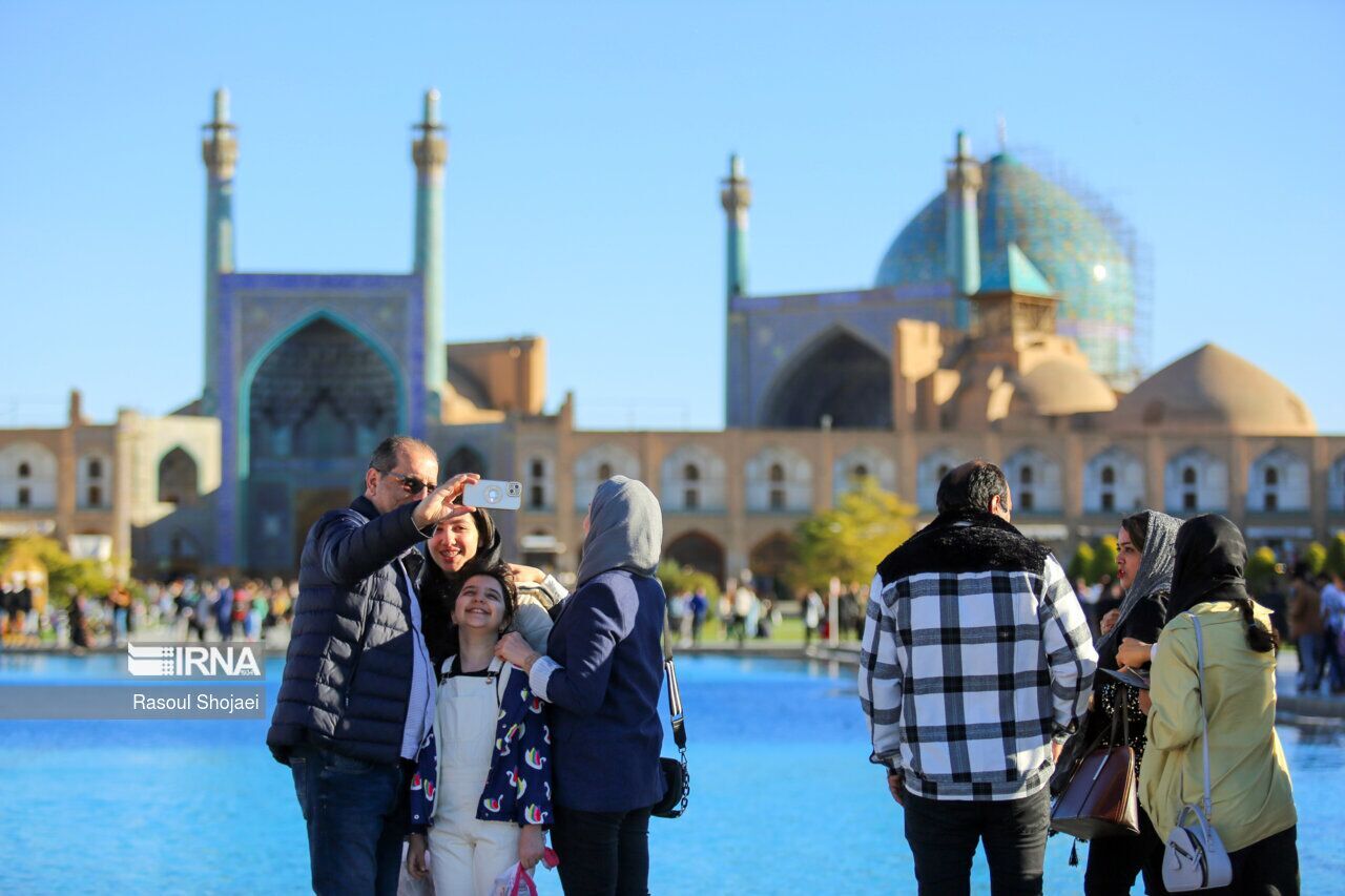 دستورالعمل اصلاحی کارت ریالی گردشگری به شبکه بانکی و صرافی‌ها ابلاغ شد
